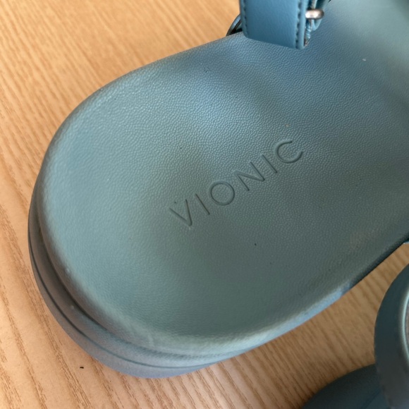 Vionic Women's Teal Sandals - Picture 4 of 6